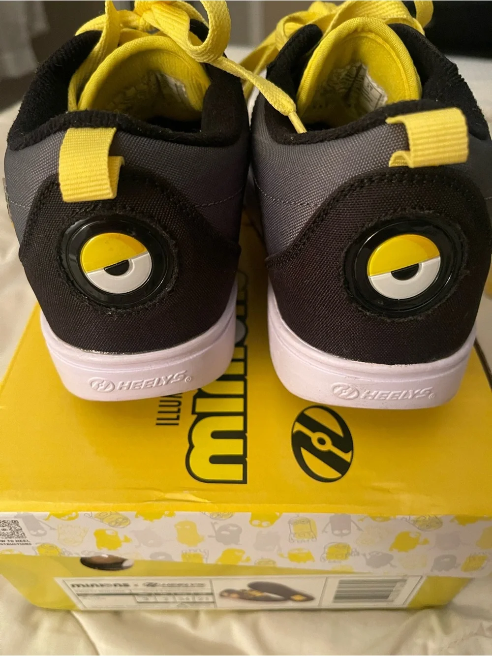 Heelys Kids Minions Skate shoes in Black and Yellow